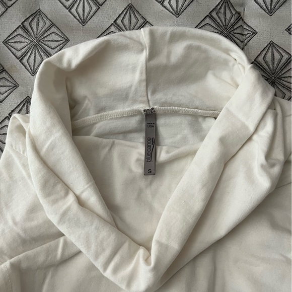 Blue Canoe white long sleeve turtleneck size small - Picture 3 of 5